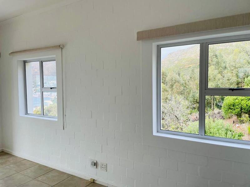 To Let 2 Bedroom Property for Rent in Simons Town Western Cape